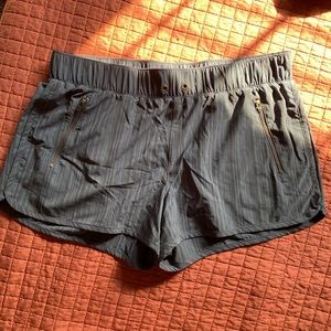 Athleta Shorts size L